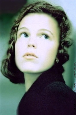 
Mod&egrave;le : Marion (L'Agence de Mannequins, Paris)

Stylisme : Eve 

Make-up : Yuka (Paris, Tokyo)

Photo : Erick Seban-Meyer

Image r&eacute;alis&eacute;e &agrave; Paris en novembre 2001

Cliquez sur l'image pour revenir en arri&egrave;re
