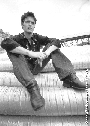 
Model : Marcio (Totem Model Agency)

Stylisme de plateau : Ga�lle Hiver

Make up : Caroline Brillat

Photo : Erick Seban-Meyer (Paris, avril 2002)

(cliquez sur l'image pour revenir)