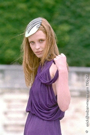 
Mod&egrave;le : Iris (Slides Models)

Make up and Hair : Luis L&oacute;pez assist&eacute; de Zohra

Stylisme : Eve 

Photo : Erick Seban-Meyer

Photographie r&eacute;alis&eacute;e &agrave; Paris en juin 2002

Cliquez sur l'image pour revenir en arri&egrave;re
